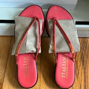 Italian Shoemakers Salmon Coral Women’s Thongs Flip Flops NEW w/out tags or box